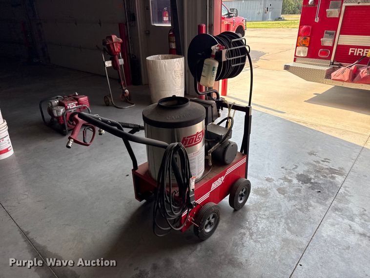Hotsy Pressure Washer - photo 5