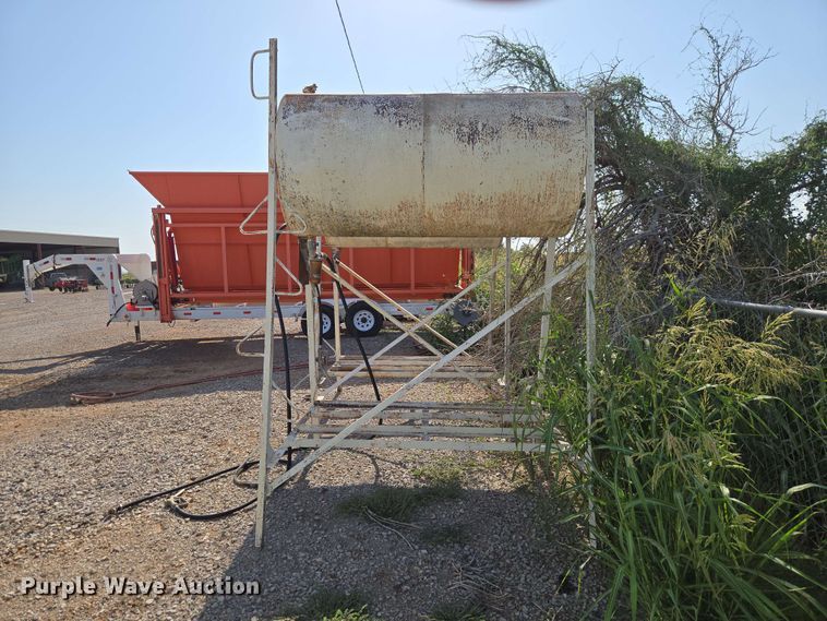 (2) Fuel Tanks With Stands - photo 4