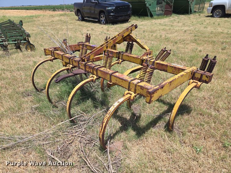 International Field Cultivator - photo 3