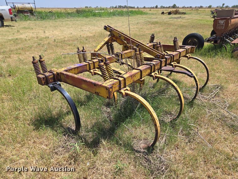 International Field Cultivator - photo 5