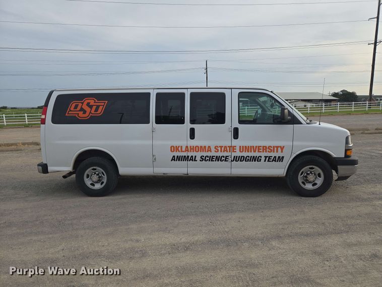 2014 Chevrolet  Express 3500 Van - photo 4