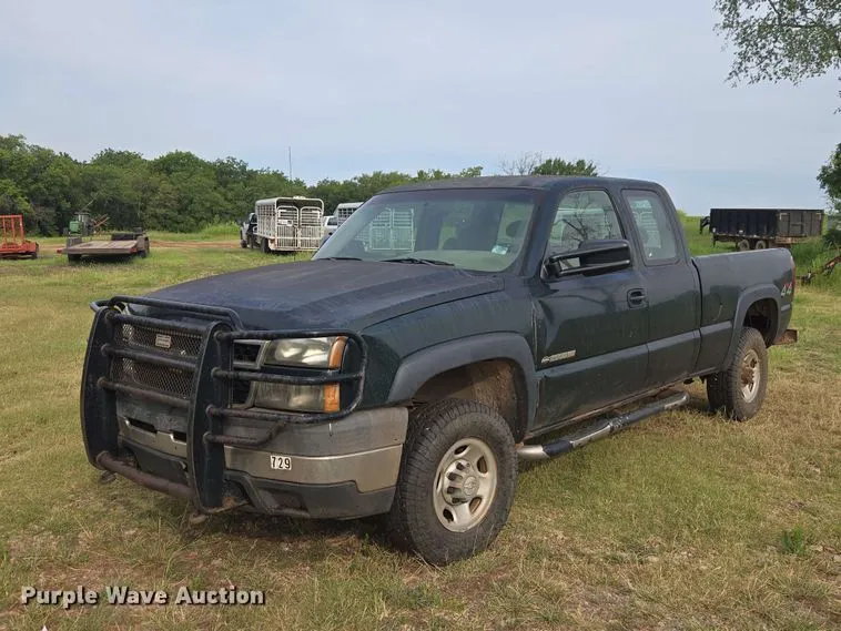 2006 Chevrolet  Silverado 2500HD Ext. Cab Pickup Truck