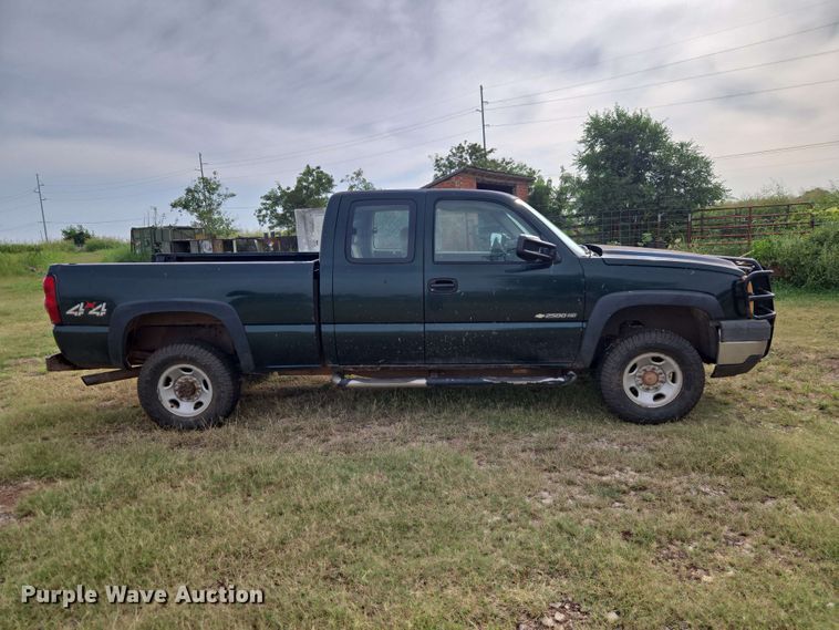 2006 Chevrolet  Silverado 2500HD Ext. Cab Pickup Truck - photo 4