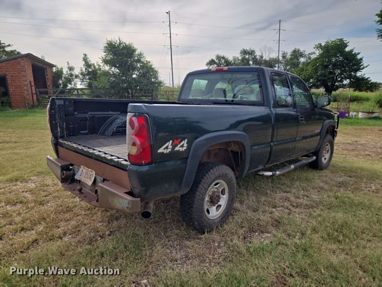 2006 Chevrolet  Silverado 2500HD Ext. Cab Pickup Truck - photo 5