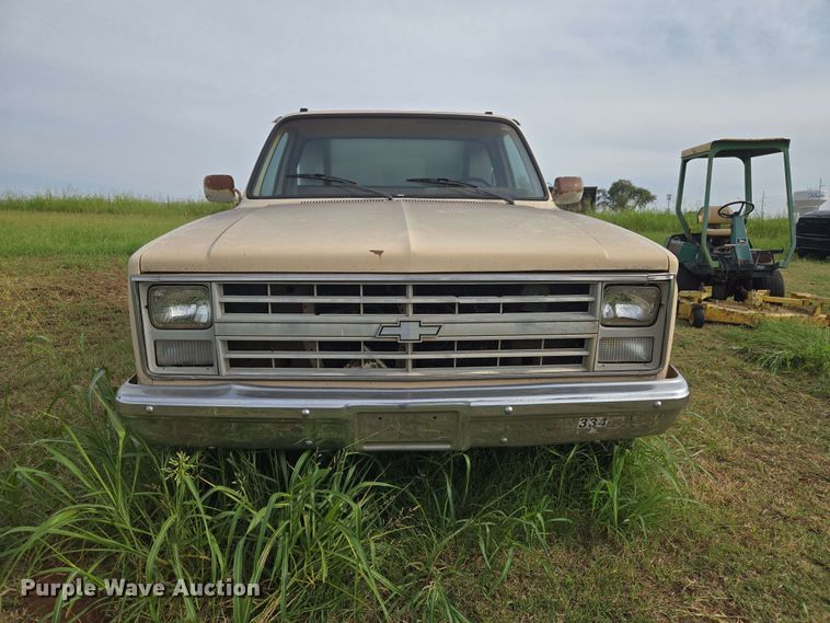 1987 Chevrolet Custom 20 Bale Bed Pickup Truck - photo 2