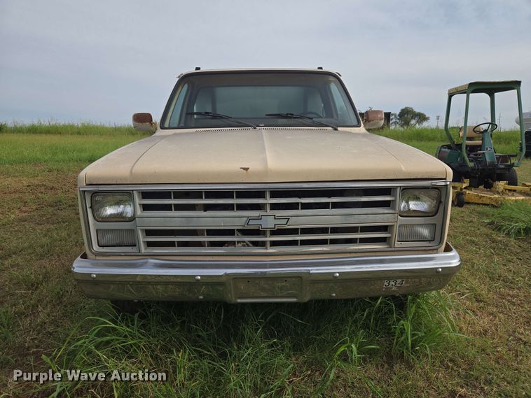 1987 Chevrolet Custom 20 Bale Bed Pickup Truck - photo 3