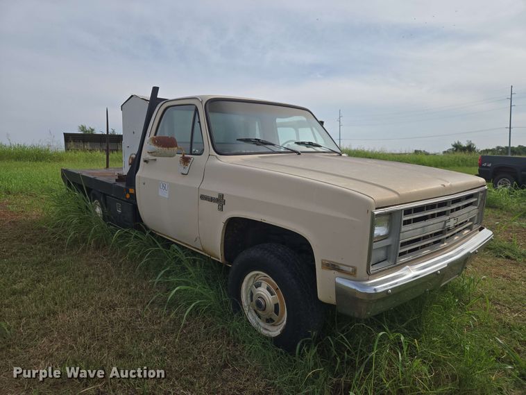 1987 Chevrolet Custom 20 Bale Bed Pickup Truck - photo 4