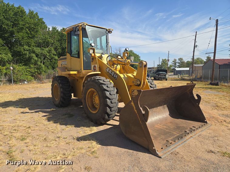 2001 John Deere 444H Wheel Loader - photo 3