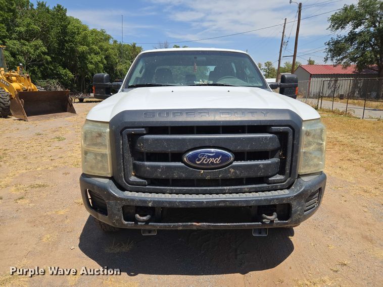 2015 Ford F250 Super Duty Crew Cab Pickup Truck - photo 2