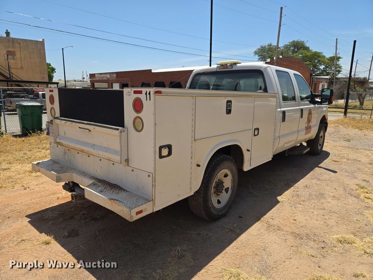 2015 Ford F250 Super Duty Crew Cab Pickup Truck - photo 5
