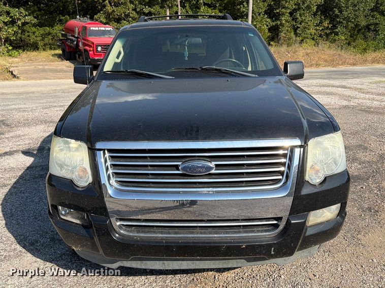 2010 Ford Explorer XLT SUV - photo 2