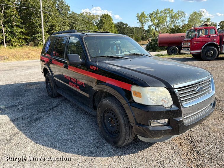 2010 Ford Explorer XLT SUV - photo 3