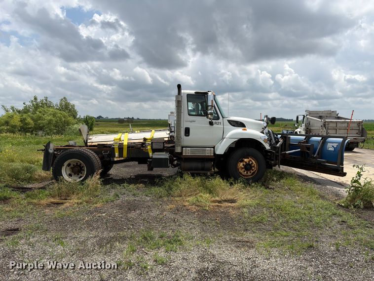 2013 International WorkStar 7400 Truck Cab And Chassis - photo 4