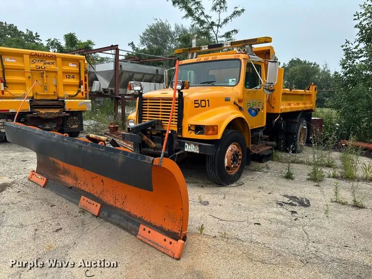2002 International 4900 Dump Truck