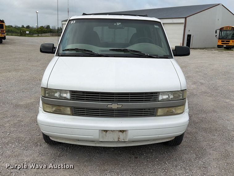 2004 Chevrolet Astro Van - photo 2