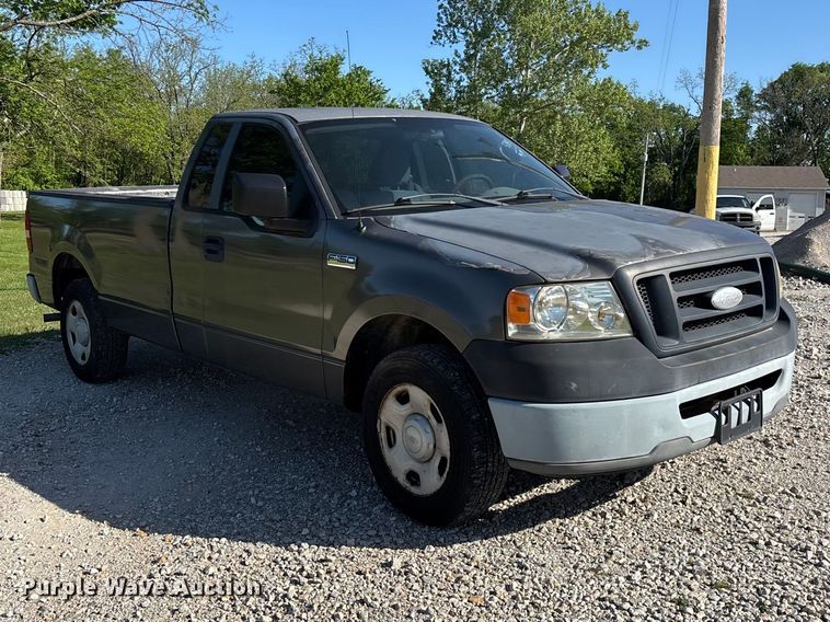 2007 Ford F150 XL Pickup Truck - photo 3
