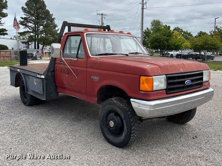 1988 Ford F350 Flatbed Truck - photo 3