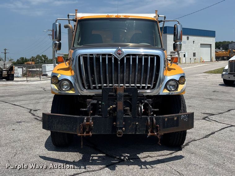 2010 International 7500 Dump Truck - photo 2