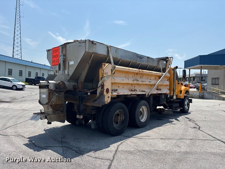 2010 International 7500 Dump Truck - photo 5