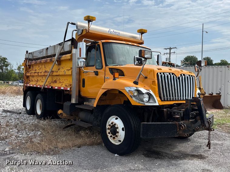 2008 International 7500 Dump Truck - photo 3