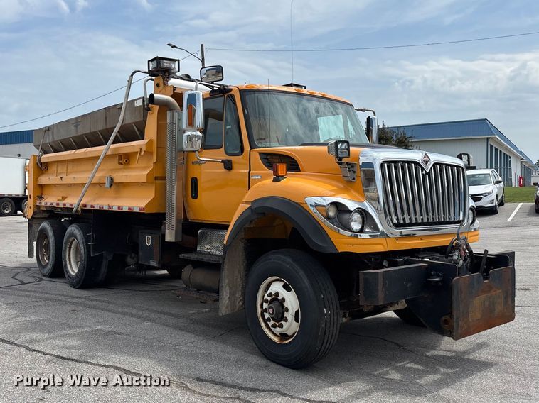 2010 International 7600 Dump Truck - photo 3
