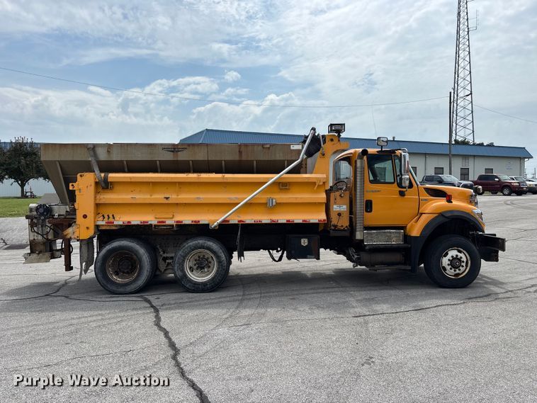 2010 International 7600 Dump Truck - photo 4