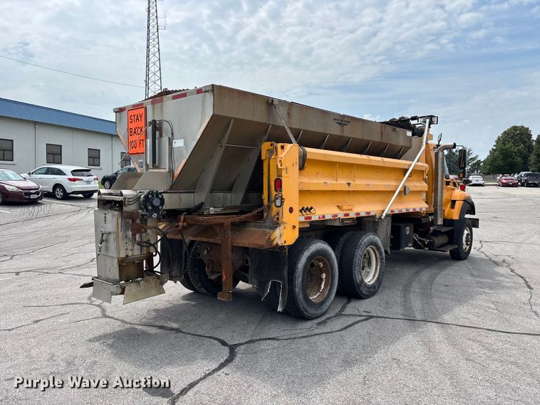 2010 International 7600 Dump Truck - photo 5