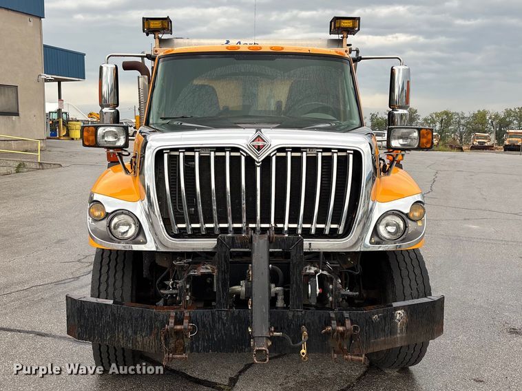 2010 International 7500 Dump Truck - photo 2