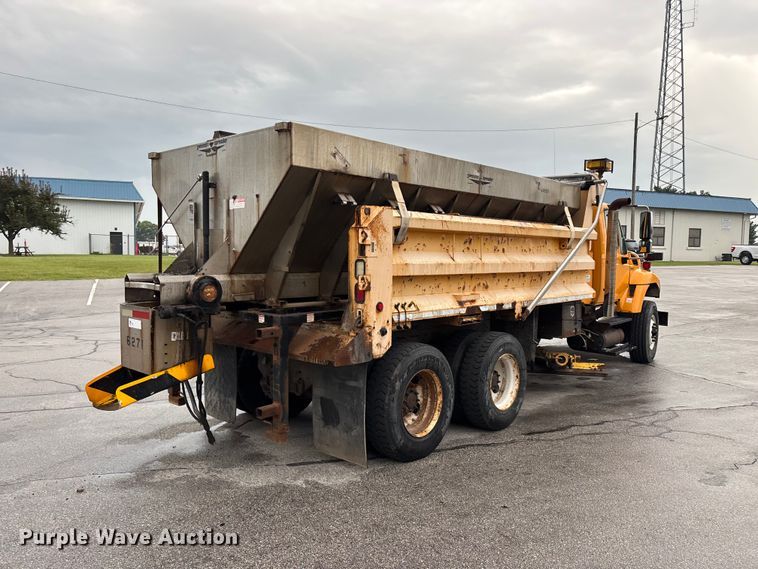 2010 International 7500 Dump Truck - photo 5