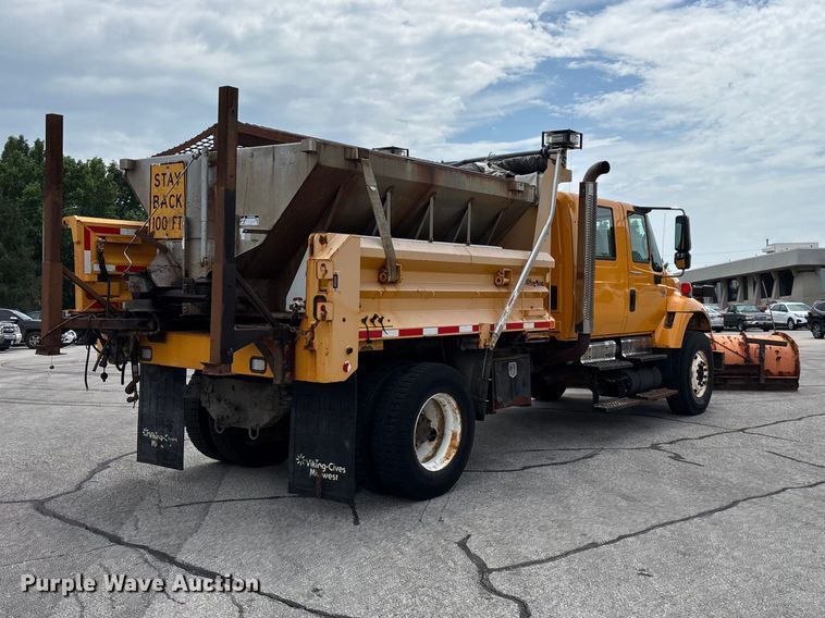 2005 International 7400 Crew Cab Dump Truck - photo 5