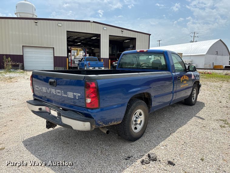 2004 Chevrolet Silverado Pickup Truck - photo 5
