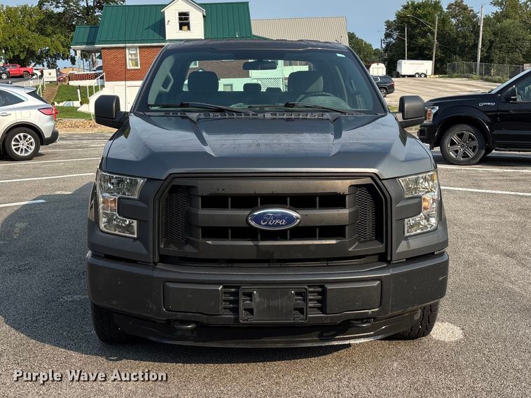 2016 Ford F150 XLT Crew Cab Pickup Truck - photo 2