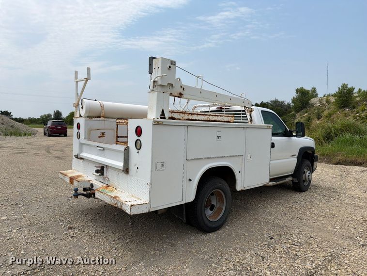 2005 Chevrolet Silverado 3500 Utility Bed Pickup Truck - photo 5