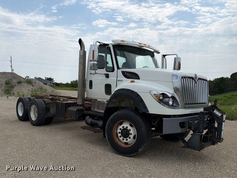 2012 International 7600 Truck Cab And Chassis - photo 3
