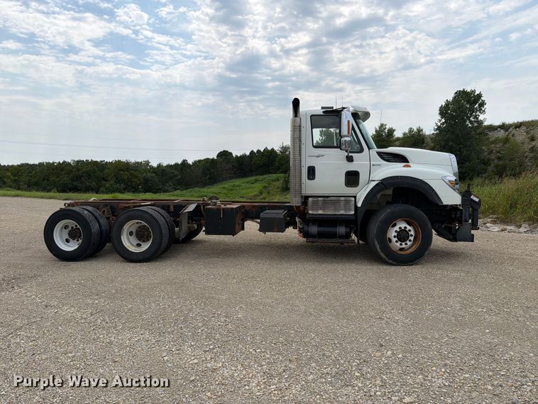 2012 International 7600 Truck Cab And Chassis - photo 4