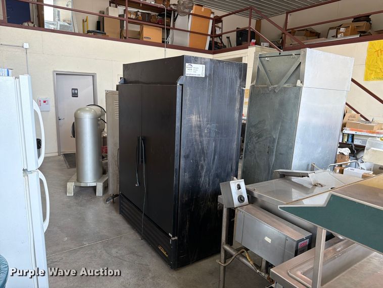 (2) Refrigerators - photo 4