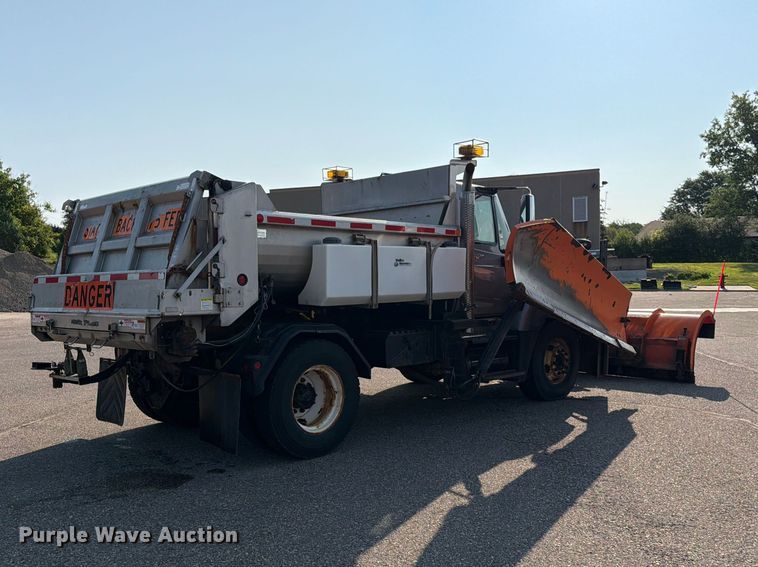 2011 International WorkStar 7400 Dump Truck - photo 5