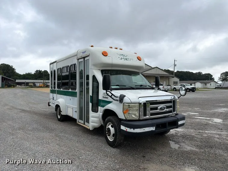 2012 Ford E350 Shuttle Bus - photo 3