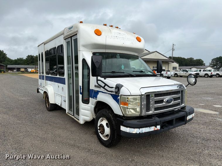 2010 Starcraft Starlite Shuttle Bus - photo 3