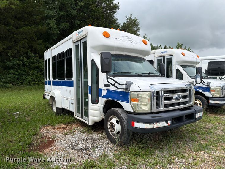 2010 Starcraft Starlite Shuttle Bus - photo 3