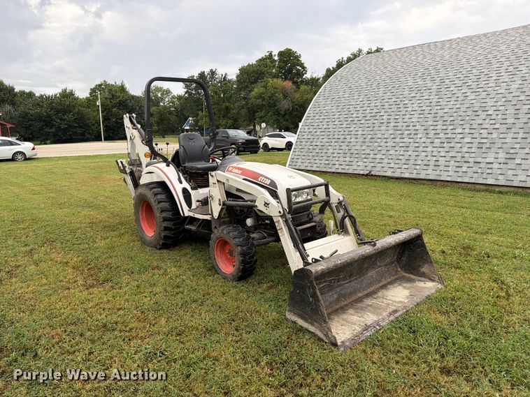 2009 Bobcat CT230 MFWD Tractor - photo 3