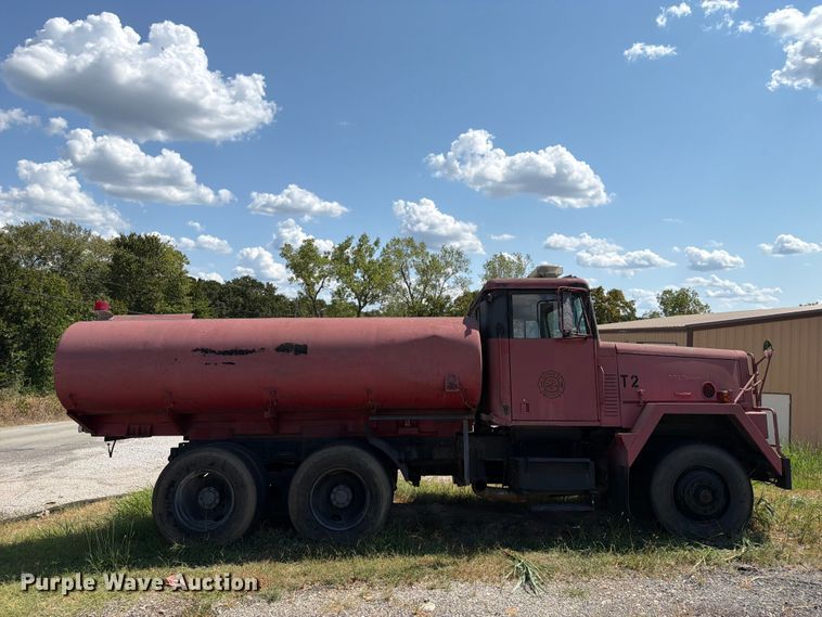 1983 AM General M915-A1 Water Truck - photo 4