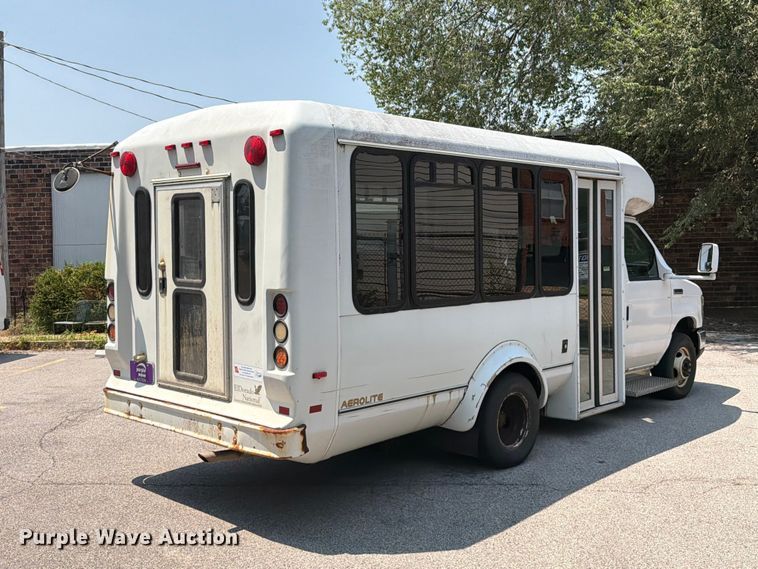 2012 Ford E350 Super Duty Shuttle Bus - photo 5