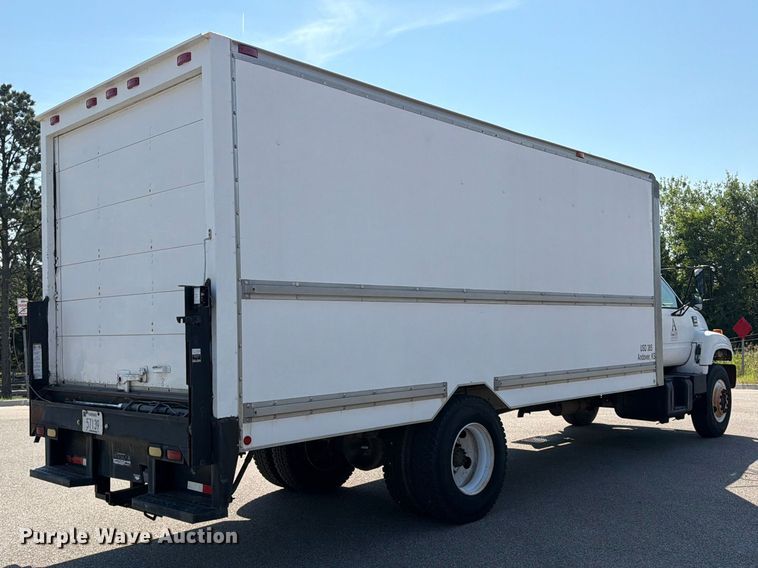 1998 GMC C6500 Box Truck - photo 4
