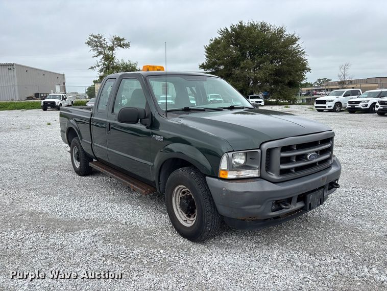 2003 Ford F250 Super Duty Ext. Cab Pickup Truck - photo 3