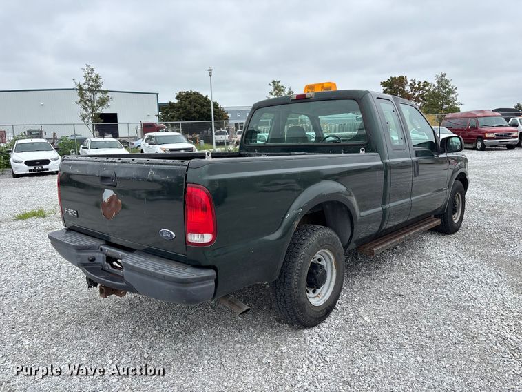 2003 Ford F250 Super Duty Ext. Cab Pickup Truck - photo 5