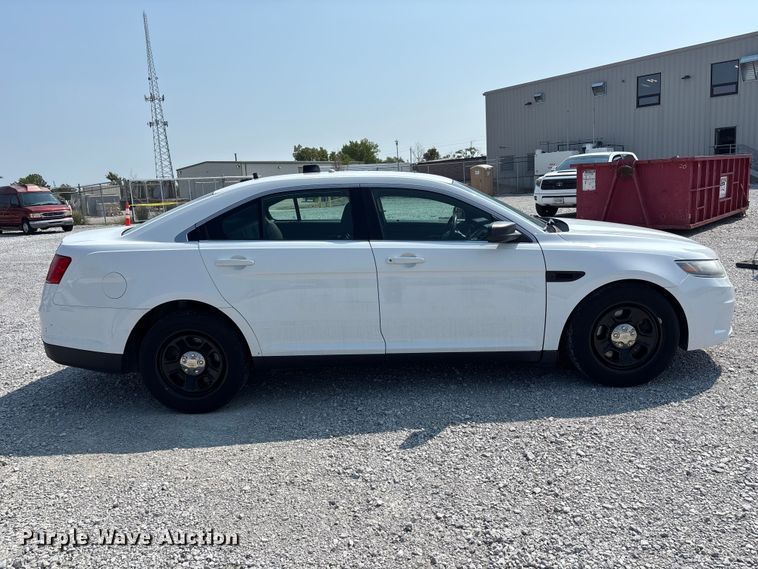 2017 Ford Taurus Police Interceptor - photo 4