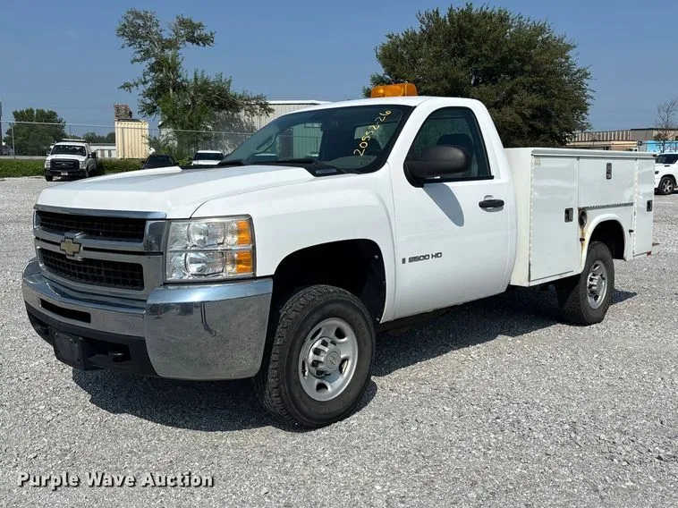 2009 Chevrolet Silverado 2500HD Utility Bed Pickup Truck