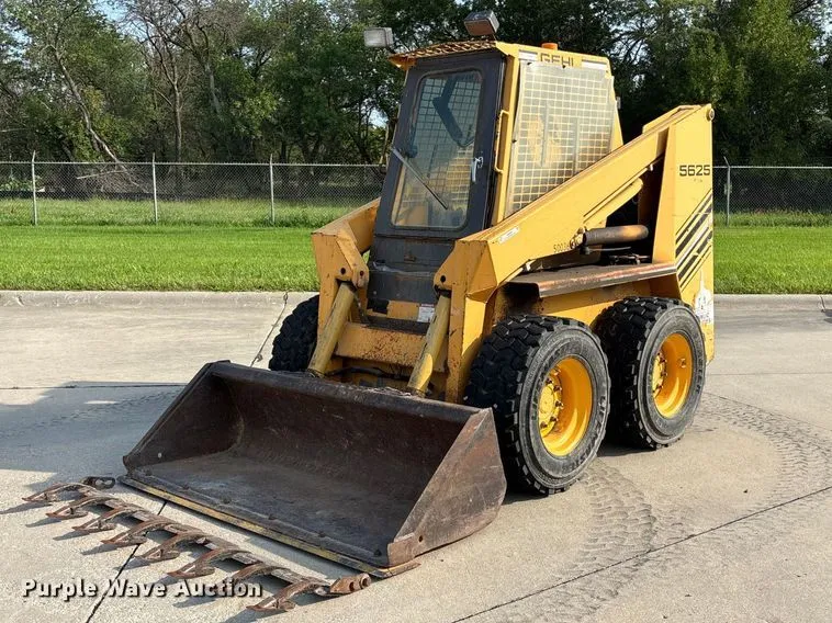 1991 Gehl SL5625 Skid Steer Loader
