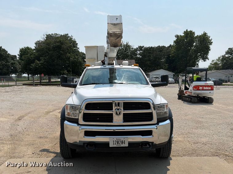2012 Ram 5500 HD Bucket Truck - photo 2